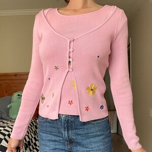 Vintage 2 piece pink knit shirt & cardigan with embroidered flowers